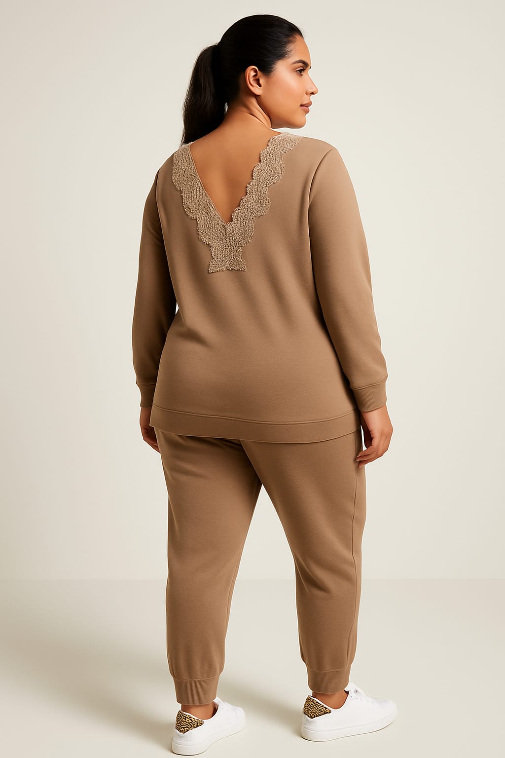 Sırt Dantel Detaylı Takım