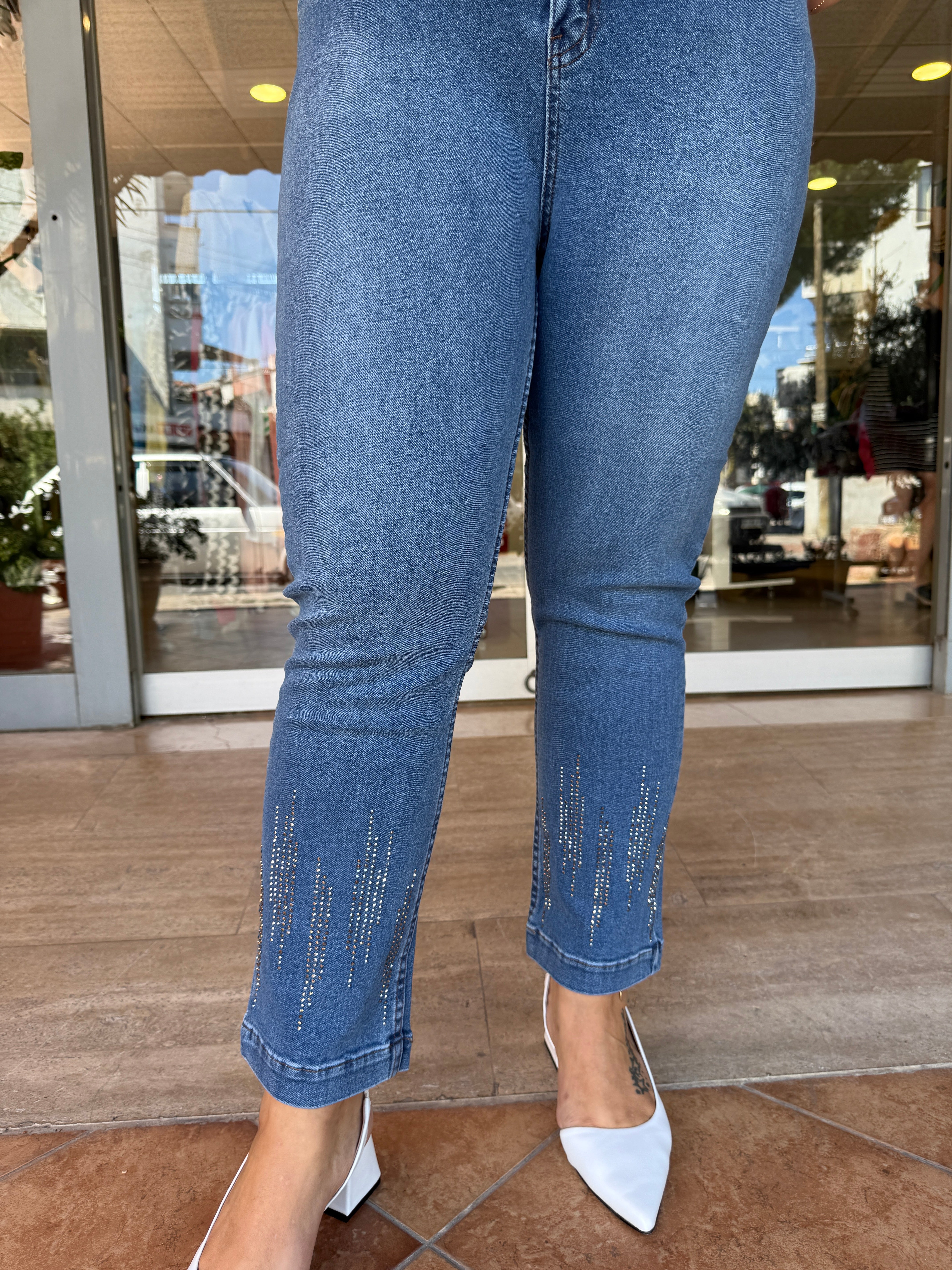 Paçası Taş Detaylı Kot Pantolon