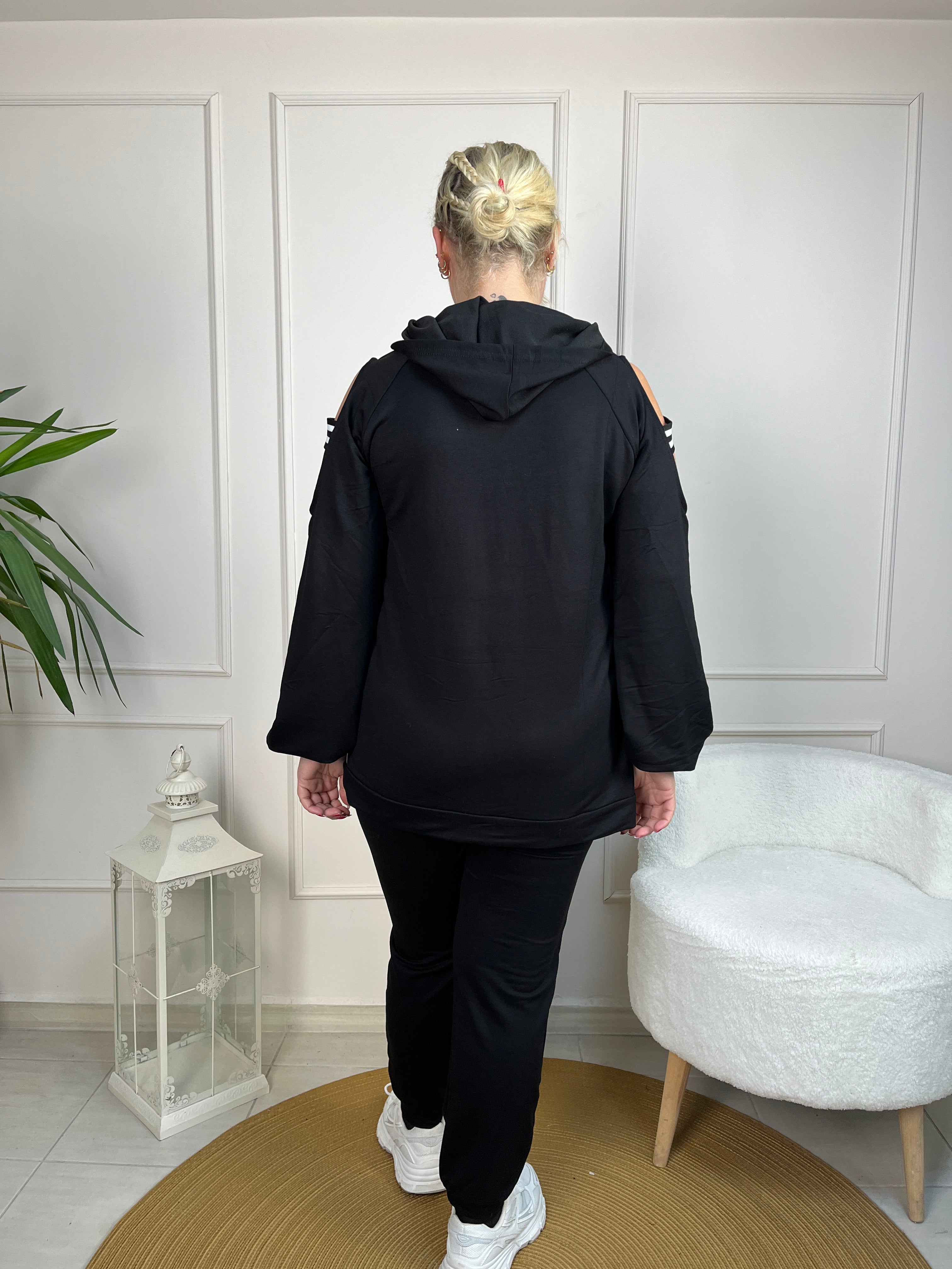 Omuz Detaylı Takım